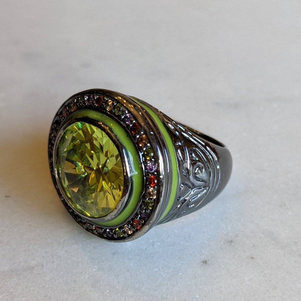 Ring - Picture 3 of 7